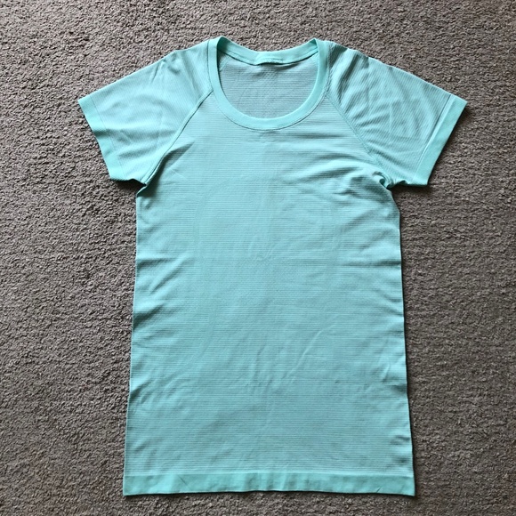 lululemon athletica Tops - LULULEMON Swiftly Tech Short Sleeve T-shirt.